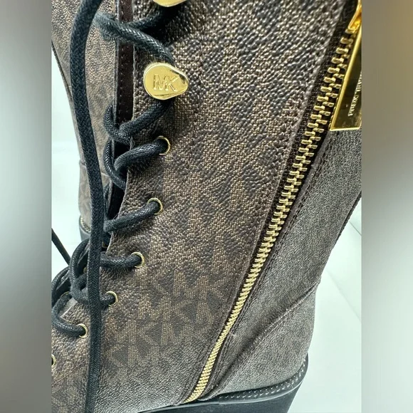 Michael Kors Bryce Combat Boots Women’s Size 8 - Like New, Blockbuster Price! - Picture 8 of 10
